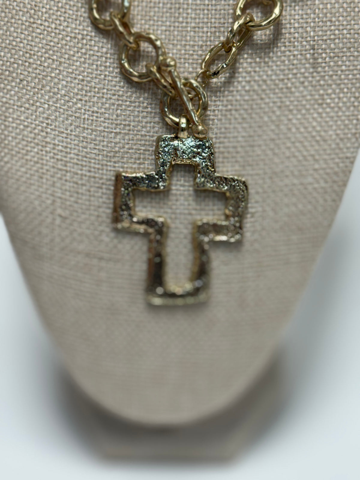 Cross Outline Pendant Chain Necklace